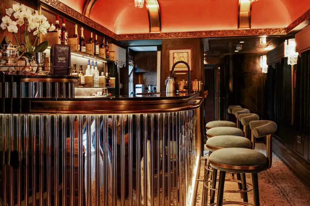Golden Eagle Silk Road Express: the bar lounge car