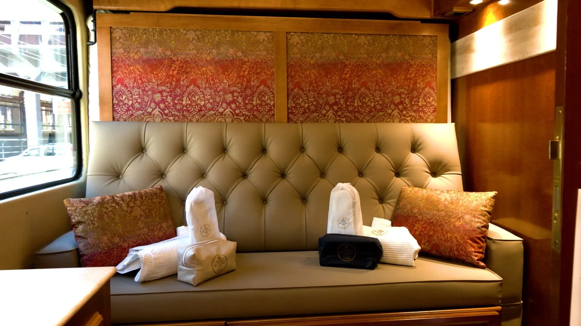 Gran Clase suite with sofa on the Costa Verde Express