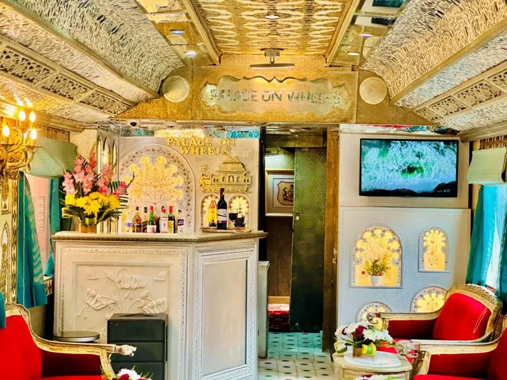 Bar lounge on the Palace on Wheels
