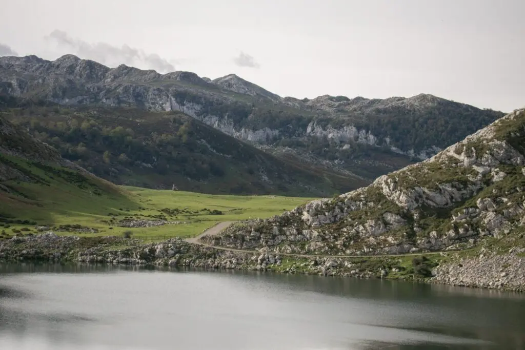 Lake and peaks in the Picos de Europa