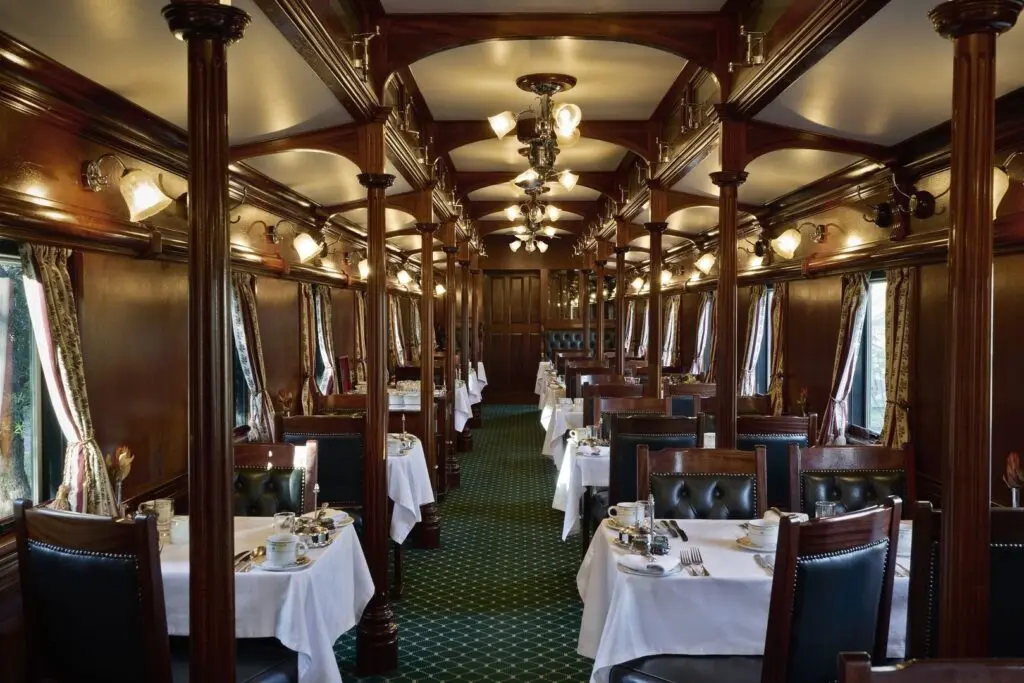 Edwardian dining car on Rovos Rail